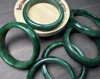 Nome personalizzato intagliato 54-64 mm Bracciale in giada nefrite verde naturale Bracciale rotondo in pietra preziosa Geenstone Bracciale in giada canadese Gioielli all'ingrosso