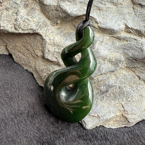 Canadian jade Handmade twist Maori style pendantNatural GREEN Nephrite jade Greenstone necklace Pounamu NZ jasper Hook