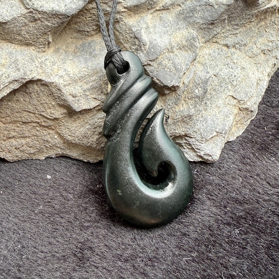 black jade maori fish hook Natural Black nephrite Australian jade pendant Green Koru Dull polishing greenstone necklace fish hook maori hang