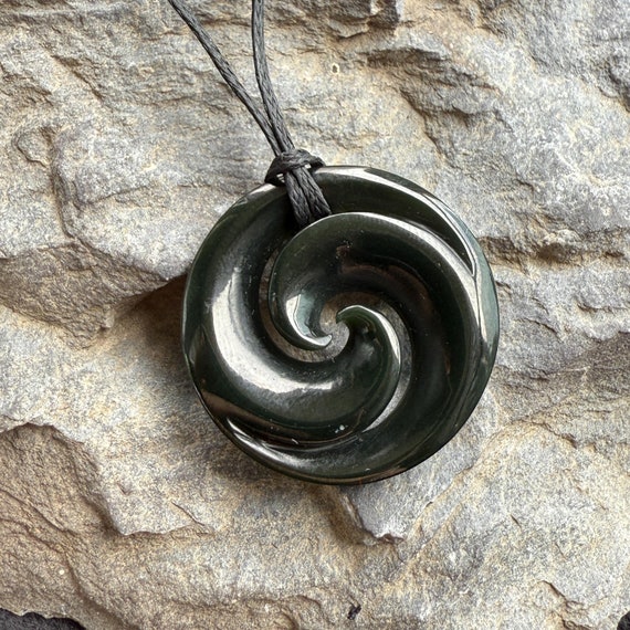Maori pendant Sea wave hook pendant Australian Black green nephrite jade pendant greenstone round hook necklace handmade Jewelry man gift