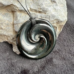 Australian Black green nephrite jade pendant greenstone round hook necklace maori Style Jewelry man gift