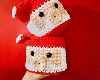 Schema di filato per maglietta con cesto di Babbo Natale in PDF, tutorial facile per realizzare un modello all'uncinetto