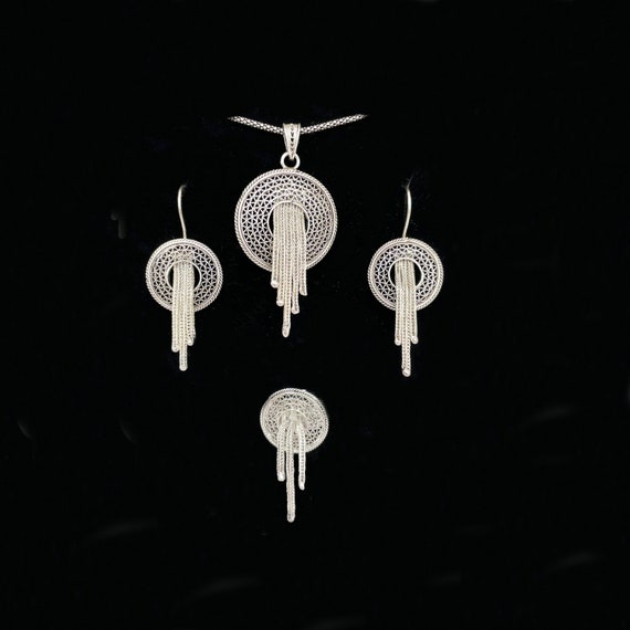 Filigree Circle Design Pendant and Earring Set Sterling Silver - with Chain Filigree Circle Design Pendant and Earring Set Sterling Silver - with Chain