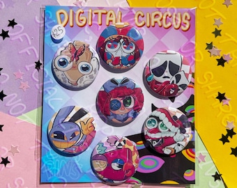 Puede incluir: Un conjunto de seis pines de botón coloridos "Digital Circus". Cada botón presenta un diseño único de personaje de dibujos animados con colores vibrantes y contornos audaces. Los pines se muestran en una tarjeta con el texto "DIGITAL CIRCUS".