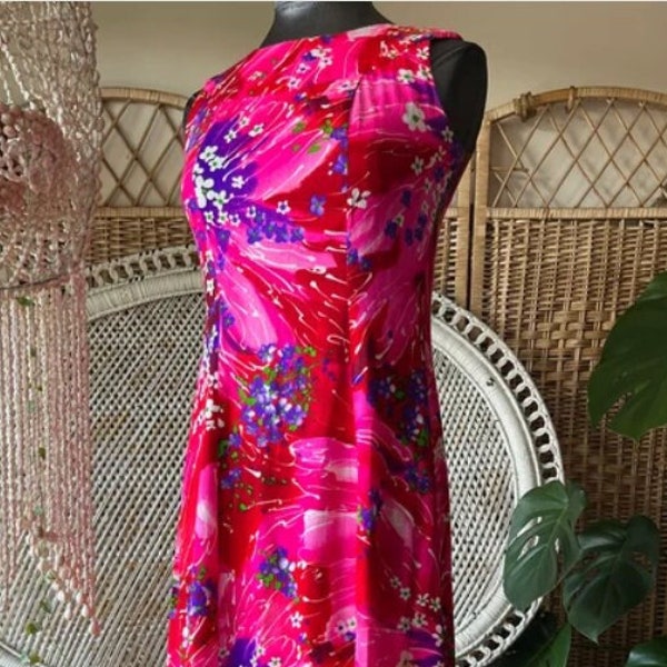 60s/70s Hot Pink Floral ‘Pomare Hawaii’ Maxi Dress // Size 0 - 2 / XS