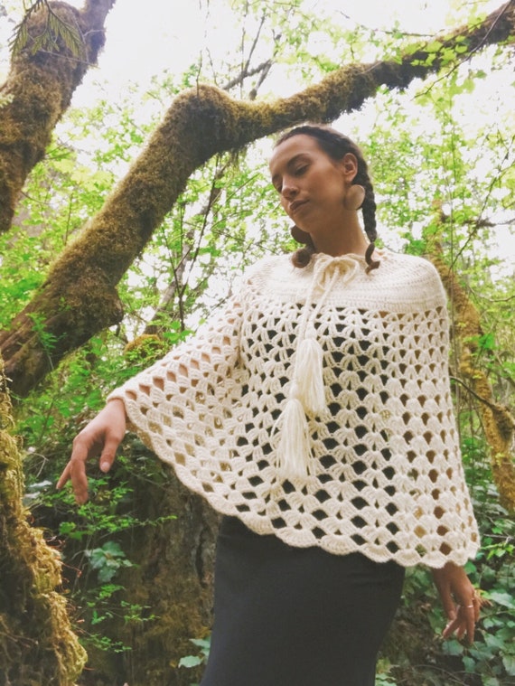 1970’s Cream Wool Crotchet Poncho