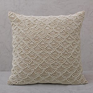 Federa per cuscino di lusso beige bianco sporco perla, contemporanea, ricamata a mano, con accenti personalizzati, BMCC181