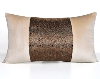 Perlen Samt Kissenbezug: Hell Beige, Antik Gold, Hand Bestickt | BMCC360