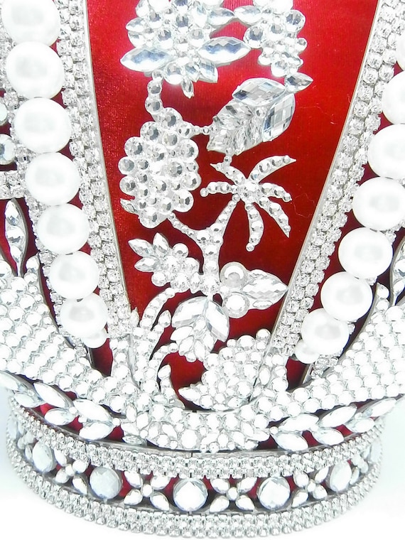 Corona da regina reale in cristallo rosso: copricapo da