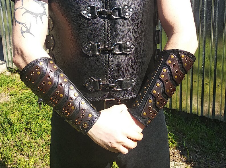 Archery Bracer, Armguard, Steampunk Bracer, Leather Armguard, Leather Wristband, Leather Bracelet. Bracer in post-apocalyptic style.