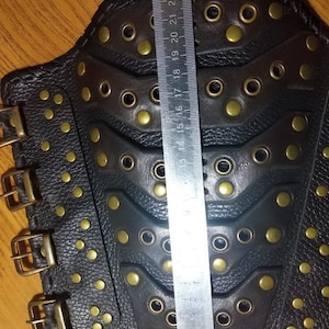 Archery Bracer, Armguard, Steampunk Bracer, Leather Armguard, Leather Wristband, Leather Bracelet. Bracer in post-apocalyptic style.