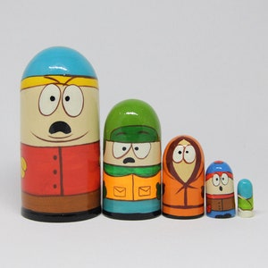 Cartoon Heroes Nesting Doll 4,33'' of 11 cm, handgeschilderde pop 5 stuks, grappige cadeaus, kamerdecoratie, kindercadeau, houten speelgoed gemaakt in Oekraïne