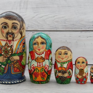 Ukrainian Family Hand Painted Nesting Doll 5 pieces, Ukrainian Doll 6.88&#39;&#39; or 17.5 cm, Wooden Toy, Home Decor, Kids Gift, Kids Room Decor