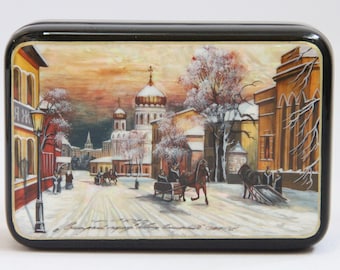 Hand Painted Ukrainian Lacquer Box, Fedoskino Art, Old City Scene