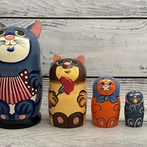 Glückliche Katzen Familie Nesting Doll 6,1 '' oder 15,5 cm Puppe 5 Stück Geschenk für Mama Kinder Geschenk Tierspielzeug Kinderzimmer Dekor Ukrainische Puppe