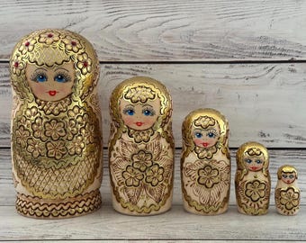 Muñeca rusa tradicional ucraniana Matryoshka pintada a mano, juego de 5 piezas.