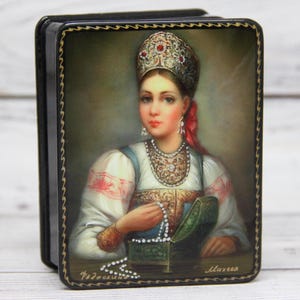 Handmade Fedoskino Lacquer Jewelry Box, Ukrainian Portrait Art