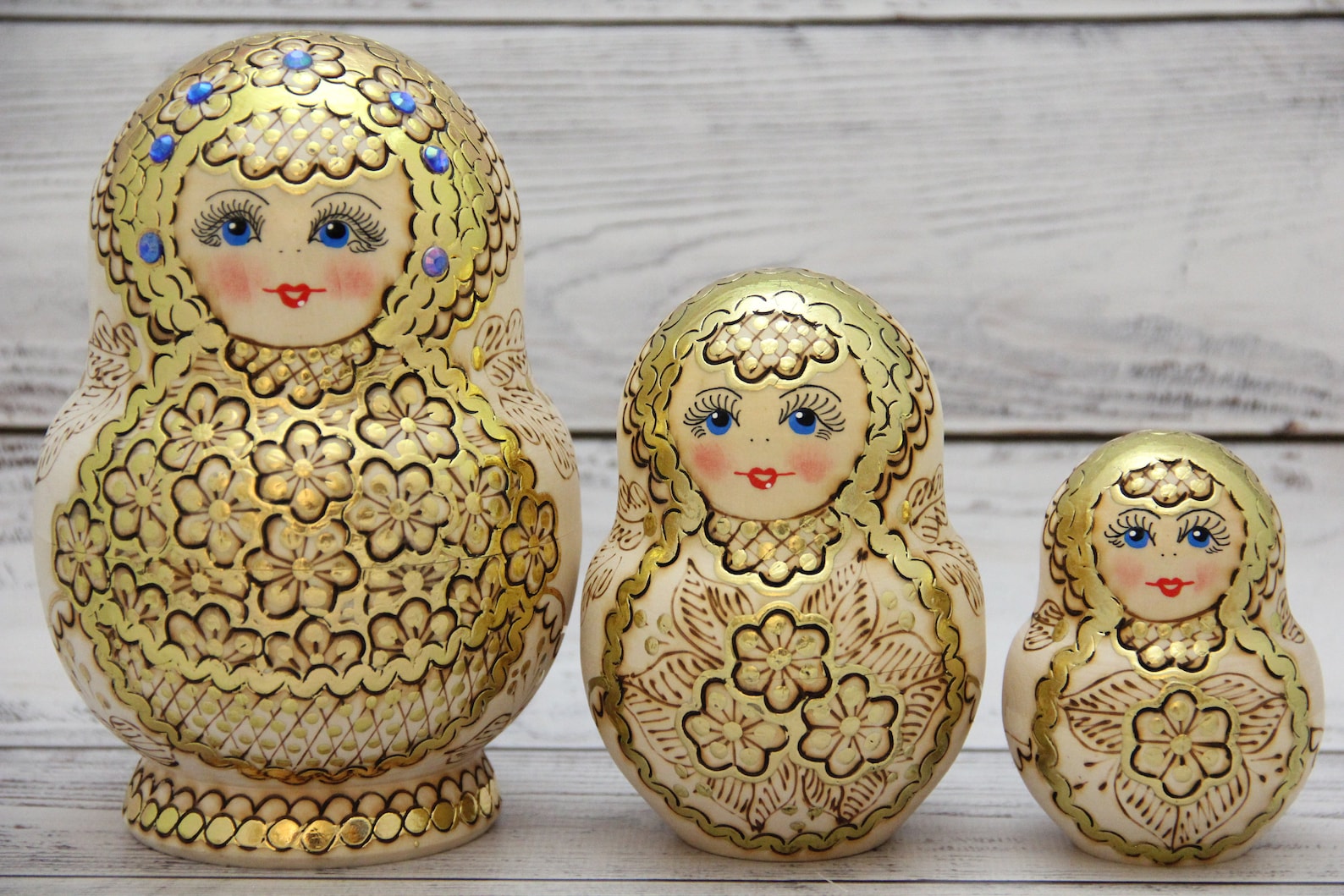 poupee russe en bois