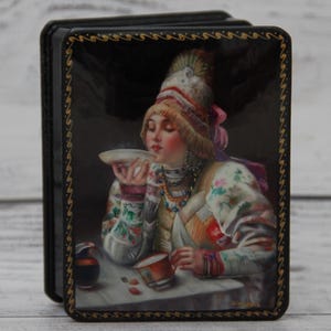 HECHO EN UCRANIA Caja de laca Fedoskino Art Painting School Portrait Caja de joyería hecha a mano Caja de regalo Caja de baratijas