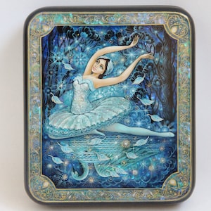 Caja de laca ucraniana, escuela de pintura artística Kholui, "Bailarina", hecha a mano, pintada a mano, papel maché, caja de joyería