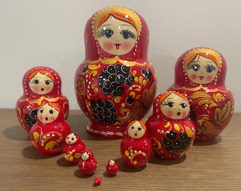 Nettes Gesicht Rote Farbe Ukrainische Traditionelle Handgemalte Schachtelpuppe 6,69 '' oder 17 cm, Ukrainische Puppe 10 Stück, Holzstapelpuppe