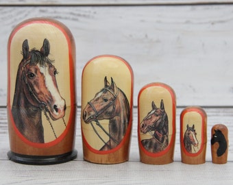 Boneca Matrioska Ucraniana de Cavalos, 10,5 cm (4,13"), 5 peças, Presente para Mães e Filhos, Brinquedo de Animais, Decoração para Quarto Infantil, Fabricada na Ucrânia.