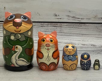 Hand Painted Cats Family Nesting Doll, Ukrainian Matryoshka Doll, 5 Piece