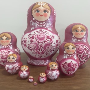 Cute Face Traditional Wooden Hand Painted Nesting Doll 10 pieces,  Doll 6.3&#39;&#39; 16cm, Top Quality Doll, Kids Gift, Kids Room Decor