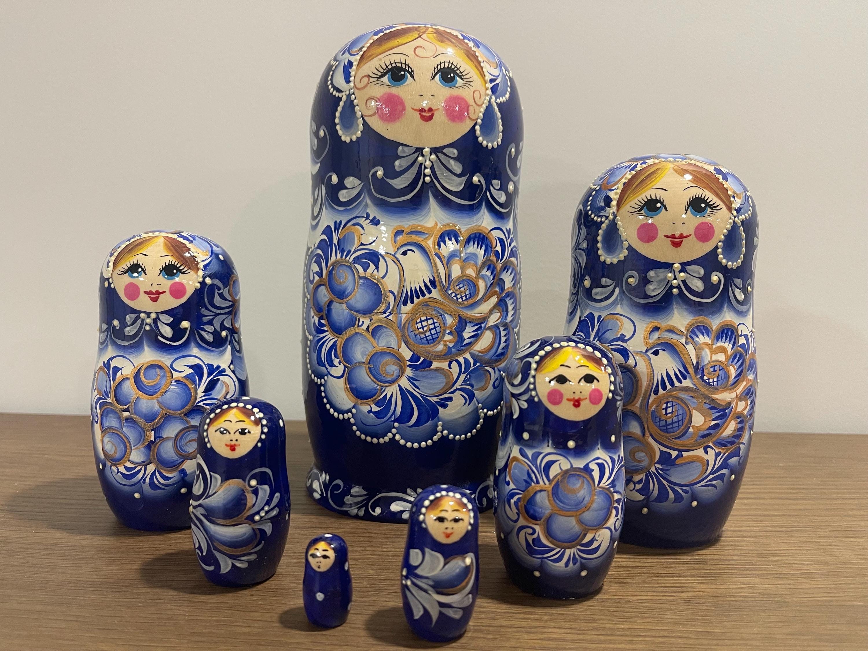 手描きの入れ子人形、7ピースの木製マトリョーシカ人形、子供部屋の