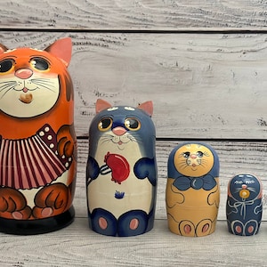 Cats Family Ukrainian Nesting Doll 6.1&#39;&#39; or 15.5 cm, Ukrainian Doll 5 pieces, Gift for Mom, Kids Gift, Animal Toys, Kids Room Decor