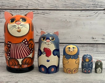 Hand Painted Wooden Cats Family Nesting Doll, Ukrainian Animal Toys (15.5 cm)