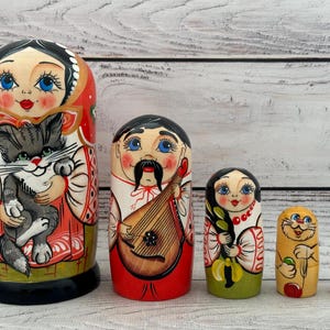 MADE IN UKRAINE Ukrainian Family Hand Painted Nesting Doll 6.69&#39;&#39; or 17 cm, Ukrainian Doll 5 pieces, Wooden Toy, Home Decor Kids Gift