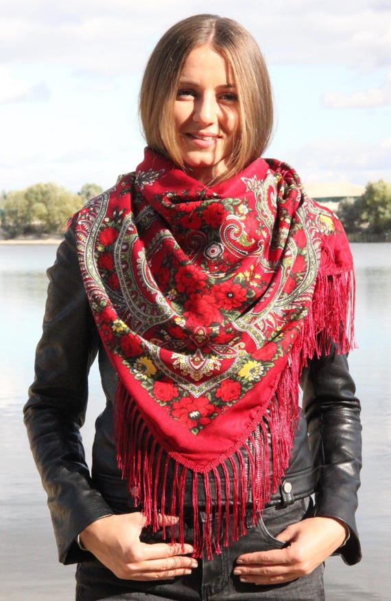 Scialle Grande Floreale Con Paillettes E Glitter – Sciarpa Avvolgente Donna – Viscosa