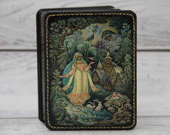 パレフ産のロシア漆器箱 - Etsy 日本