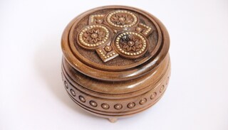 BeeXchange Portagioie In Legno Di Noce Nero Fatto A Mano – Elegante Scatola Portagioelli Con Divisori, Regalo Unisex