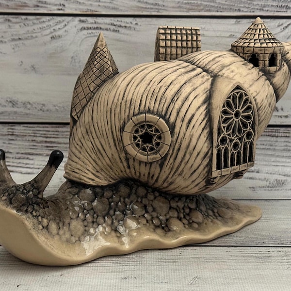 Snail Haus Schneckenhaus Figurine, Fantasy Garten Dekor, Einzigartige Keramik Skulptur