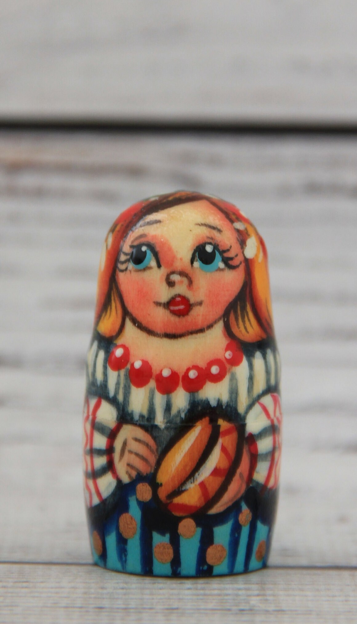 Muñeca rusa de madera de 7 capas, apilable, hecha a mano, para decoración del hogar. azul | Bodega Aurrera en línea Muñeca rusa de madera de 7 capas, apilable, hecha a mano, para decoración del hogar. azul | Bodega Aurrera en línea