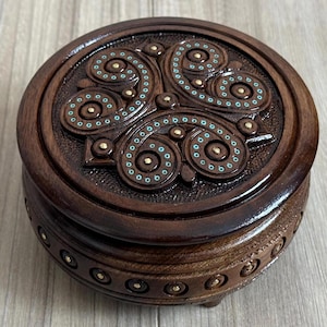 Ökologische Holz Schmuckschatulle Holz Schmuckschatulle Handgemachte Schmuckschatulle aus Walnussholz Handgeschnitzt Ukrainischen Hochzeit Geschenk Wohnkultur
