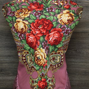 FATTO in Ucraina Scialle di lana ucraina popolare etnica Sciarpa floreale Babushka Regalo Boho moderno ed elegante per lei immagine 4