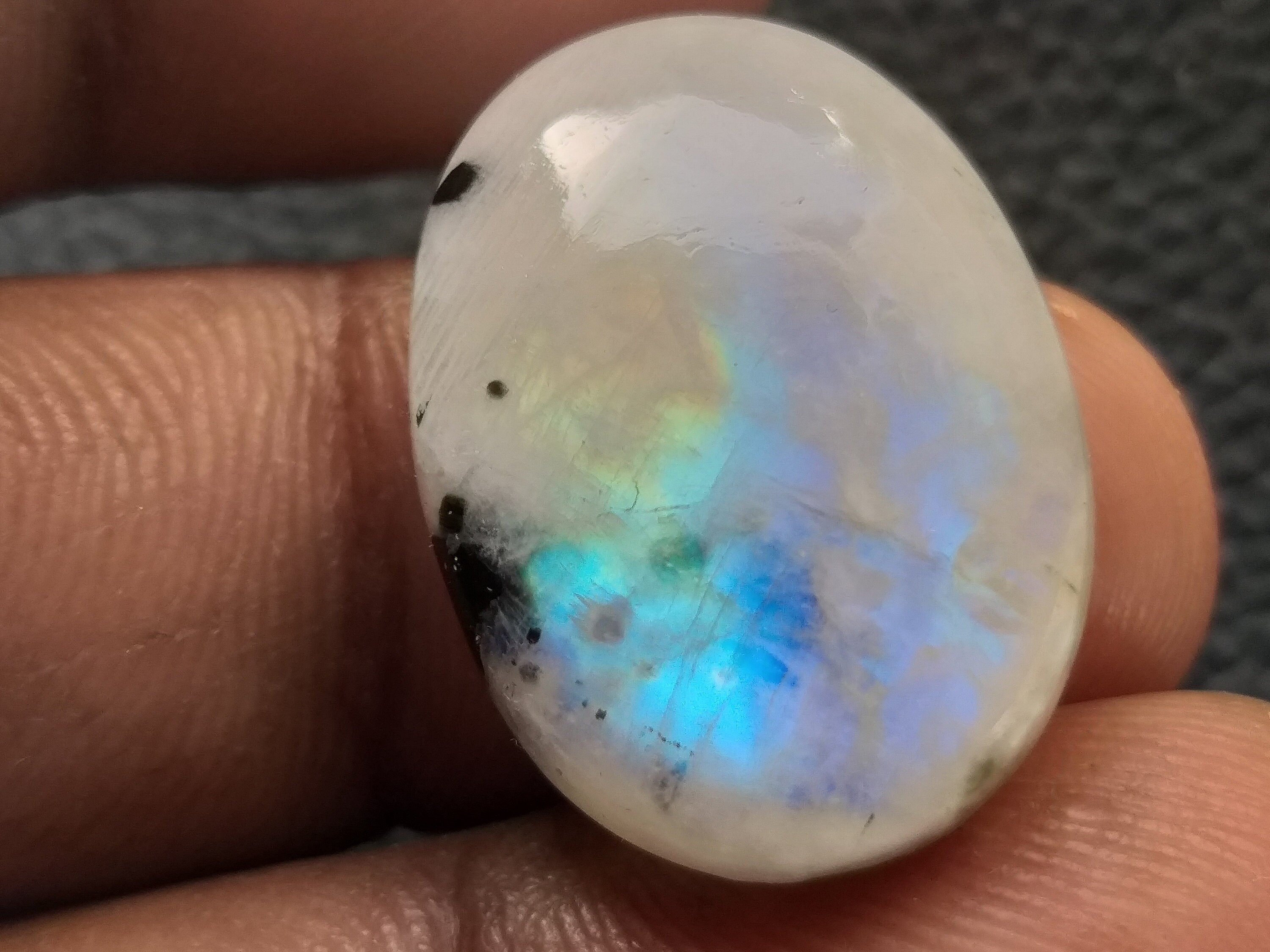 1 Piece MM Size 24x18x7 Natural Rainbow Moonstone Gemstone Blue Flash Quality Multy Rainbow Moonstone Wholesale Cabochon Gemstone Crt 22