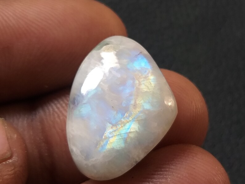 1 Piece MM Size 24x18x7 Natural Rainbow Moonstone Gemstone Blue Flash Quality Multy Rainbow Moonstone Wholesale Cabochon Gemstone Crt 22