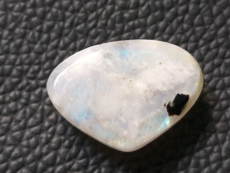 1 Piece MM Size 24x18x7 Natural Rainbow Moonstone Gemstone Blue Flash Quality Multy Rainbow Moonstone Wholesale Cabochon Gemstone Crt 22
