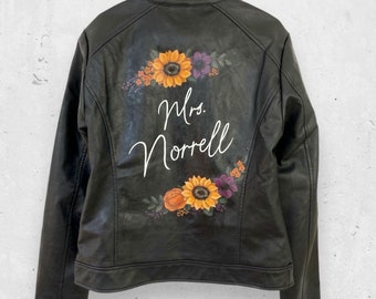 Chaqueta de cuero personalizable para novia, chaqueta pintada para boda, ropa nupcial con girasoles, regalo para la novia, futura señora, novia por compromiso, regalo para la señora.