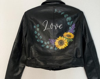 Chaqueta de piel sintética pintada con girasoles, atuendo nupcial personalizado, ropa de boda a medida, boda al aire libre en el jardín, boda floral.