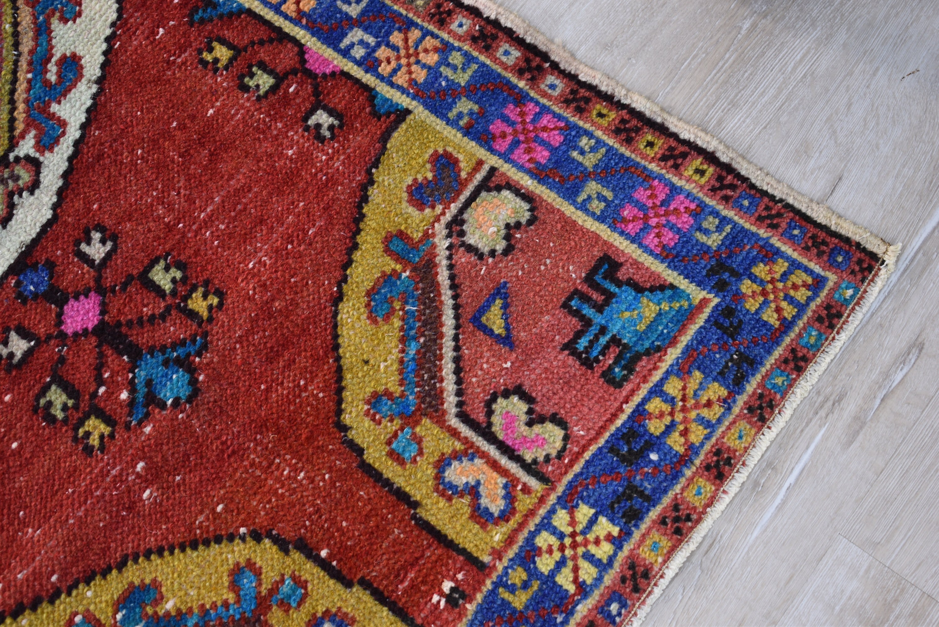 140.5×225\"Sugar plum”ViNTAGE TURKiSH RUG Turkish Rug, Vintage Rug, 2'4