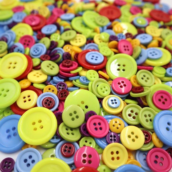 900 pièces Boutons ronds Boutons colorés pour l'artisanat, la couture Différentes tailles et couleurs pour l'artisanat, la couture