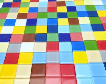 160pcs 25x25mm carreaux de mosaïque en verre souple avec 4mm d'épaisseur 16 couleurs mélangées environ 1.2kg