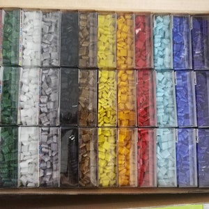 1.8kg 1x1 cm Glass mosaic tiles in 12 colours,150g per colour image 2