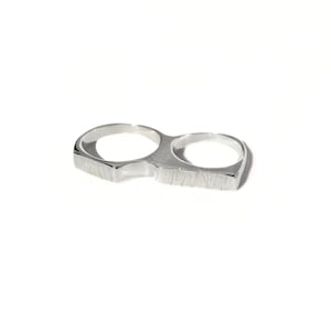 Dichiarazione Anello a 2 dita, pezzo di gioielleria artigianale in argento Boho
