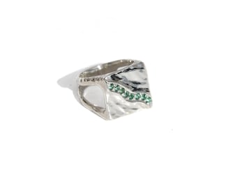 Emerald Statement Ring, Unique Ring Design, Fluid Silver Texture